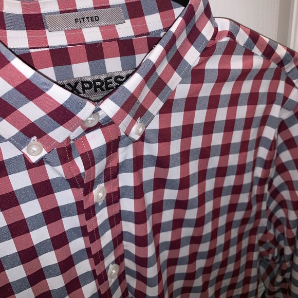 Express Patterned Performance Button Down - Picture 2 of 3
